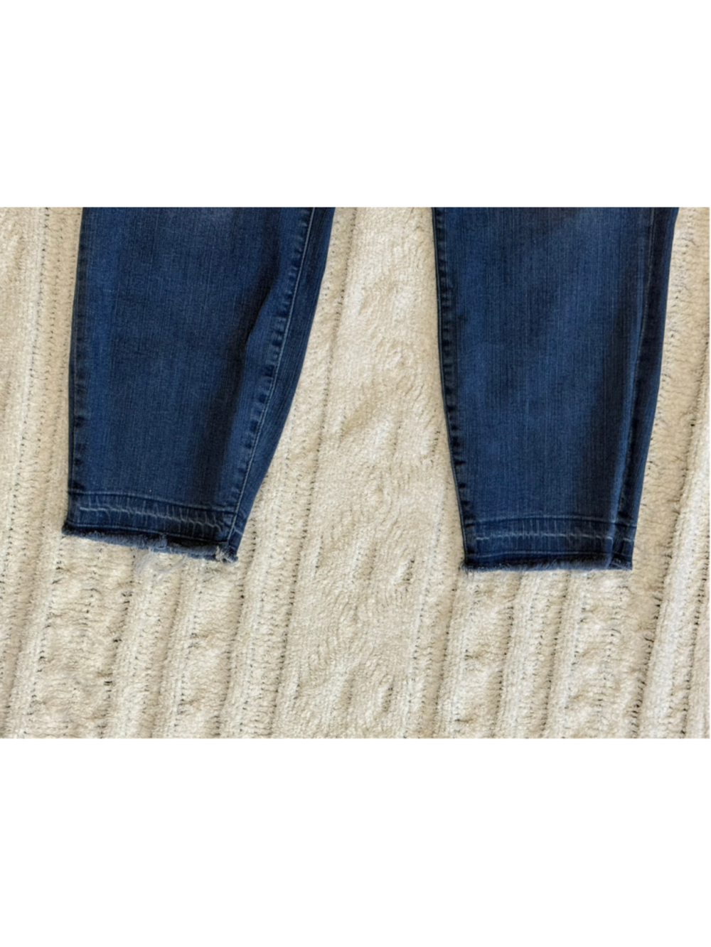 Torrid Bombshell Skinny Jeans High Rise Stretch Frayed Raw Hem Denim Plus 20 - Picture 3 of 14